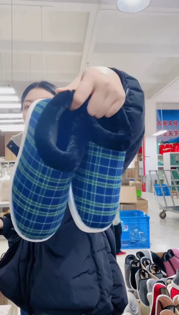 5-18蓝格子毛圈棉鞋36码