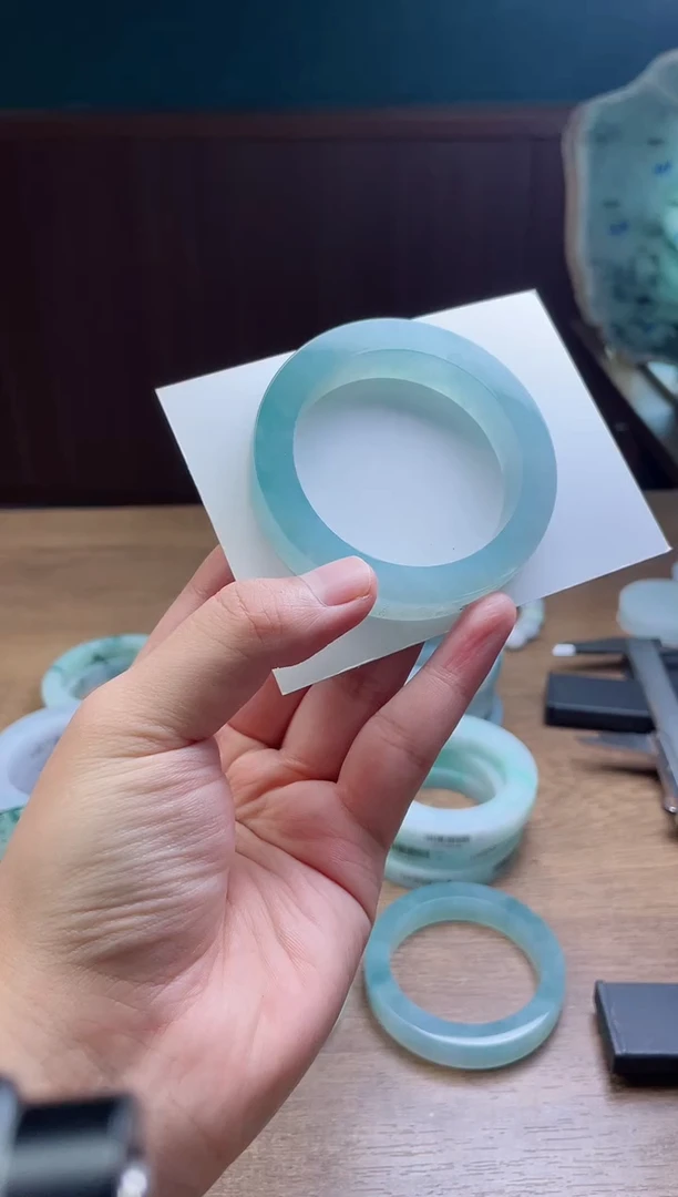 未镶嵌手镯定制翡翠北**哥定制