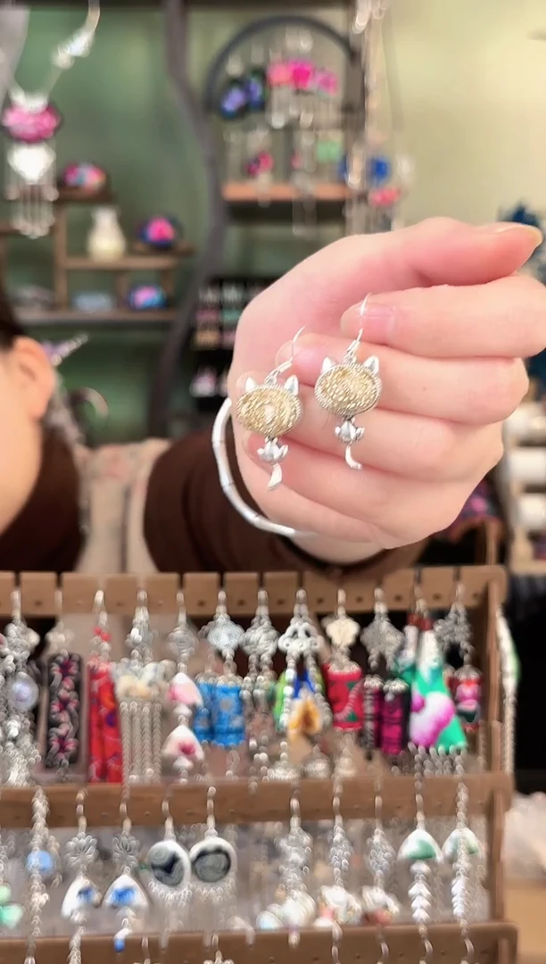 彩云南阁非遗老绣苗银饰品140