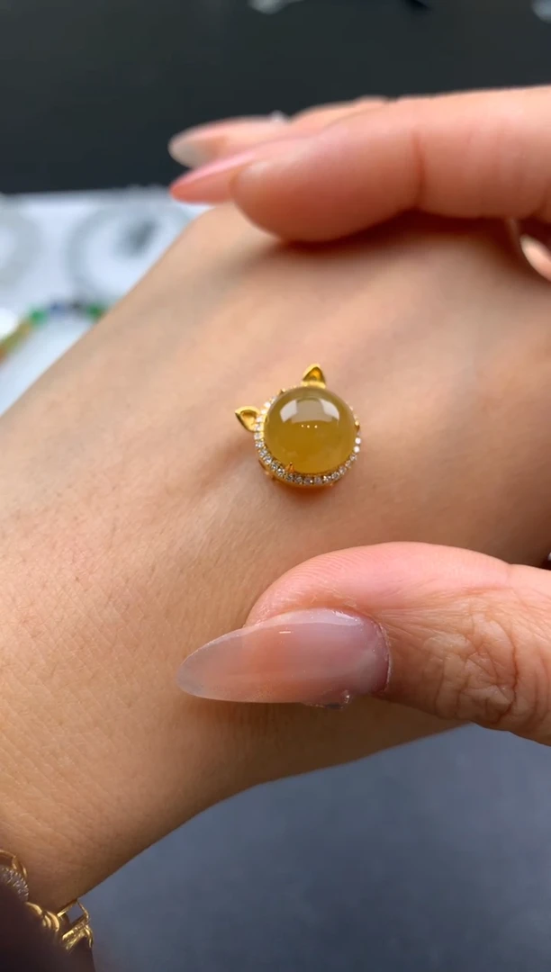 18K金镶嵌定制翡翠渴****眠镶嵌费不退不换