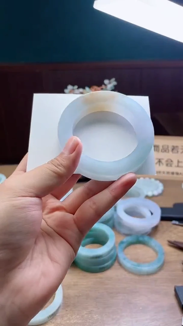 定制翡翠手镯未镶嵌定制