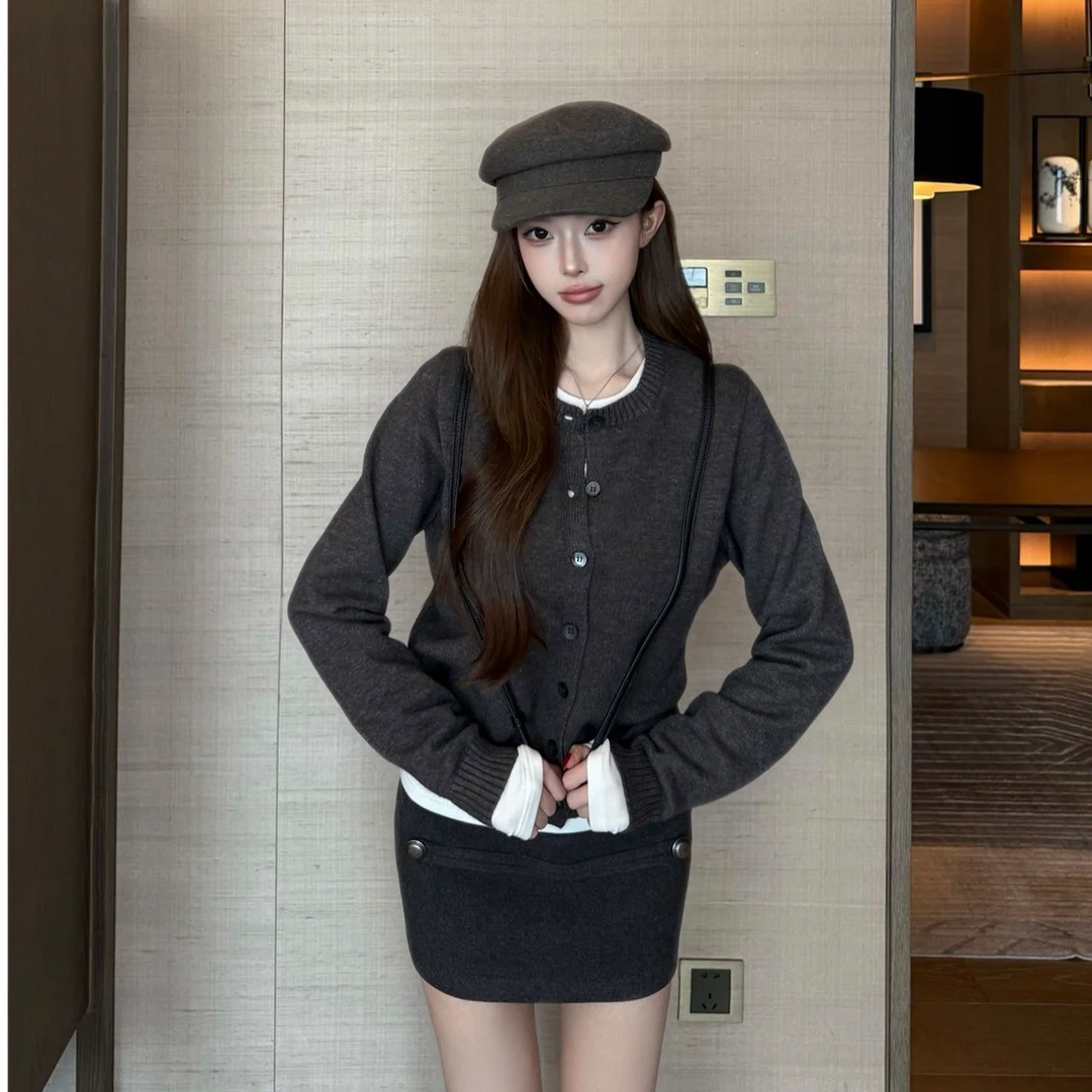 简约气质显瘦修身百搭白色打底衫针织开衫性感辣妹半身裙时尚套装