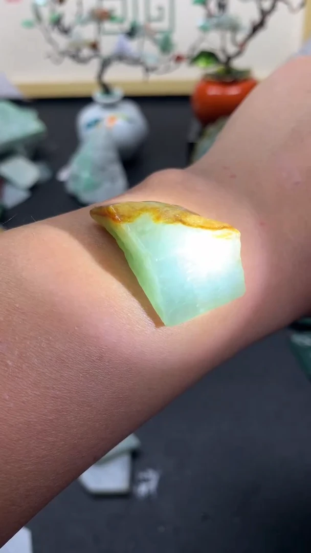 【闪购商品】翡翠颈饰未镶嵌天然翡翠A货