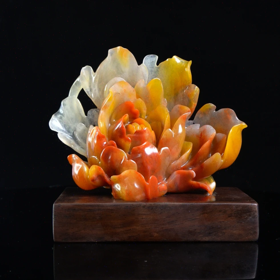 Lot.11.三彩荔枝花开富贵摆件177.2克11x4x8.5cm，2UZ