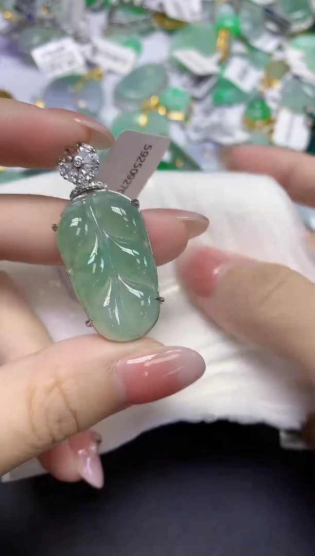 颈饰未镶嵌翡翠天然缅甸翡翠A货多样性发一件