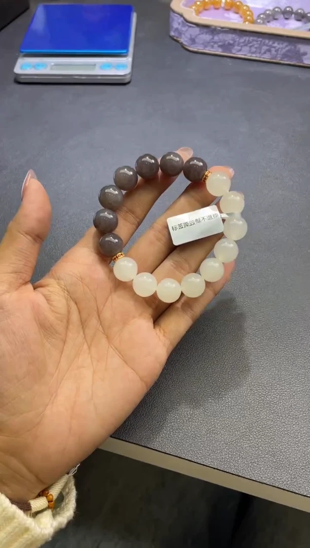 未镶嵌和田玉挂件M****?FL44多样性发其一CP配绳