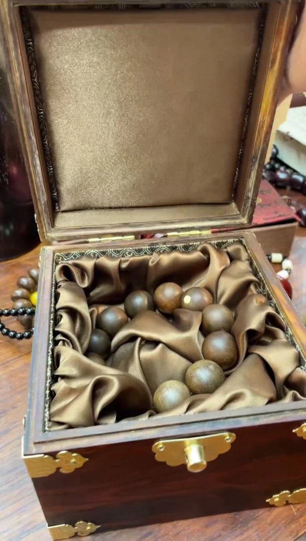 【闪购商品】木cx红圆珠刻字手串带花梨木侧翻盒