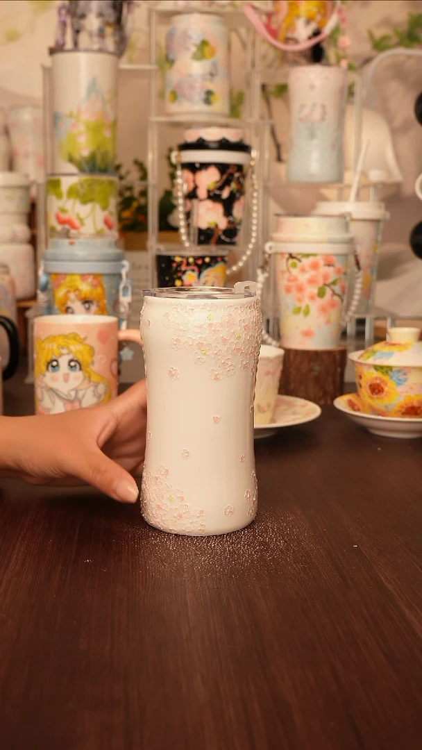 陶景德镇手绘的杯子