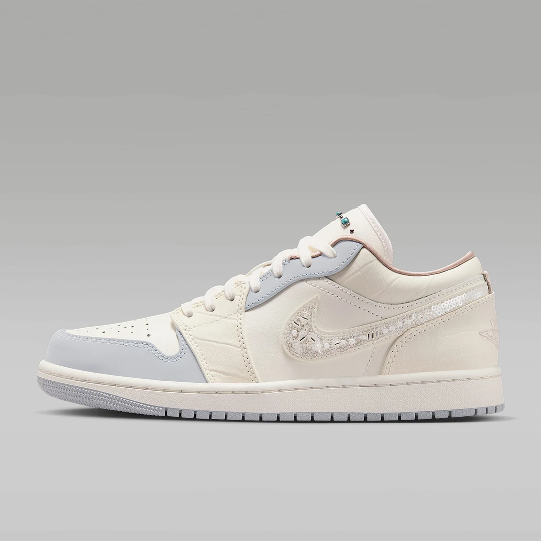 NIKE/耐克Air Jordan 1 流光风女子缓震休闲低帮板鞋IH7323100