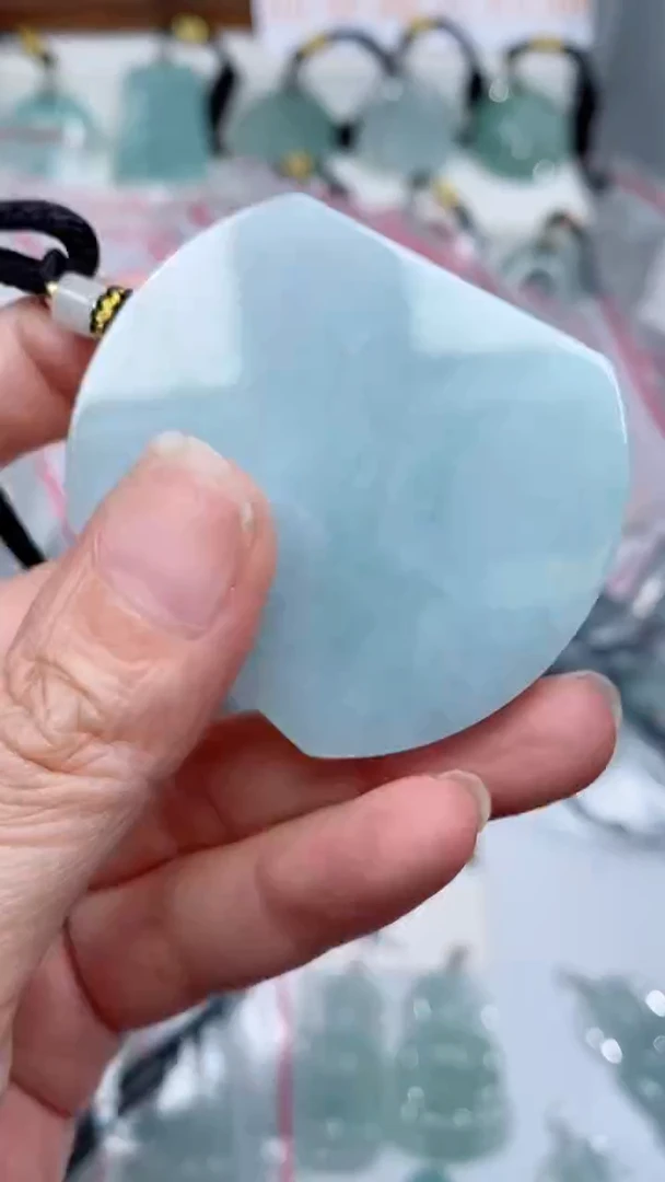 颈饰未镶嵌翡翠吊坠