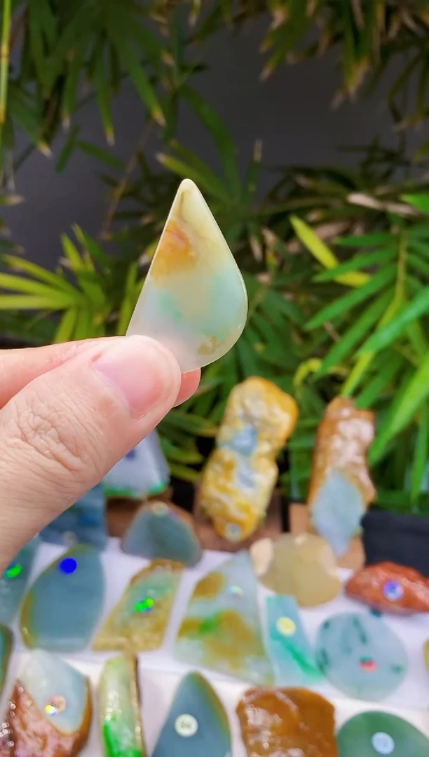 定制翡翠未镶嵌翡翠