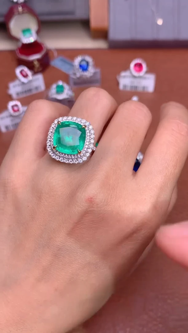 【闪购商品】祖母绿戒指18K金镶嵌6.11CT