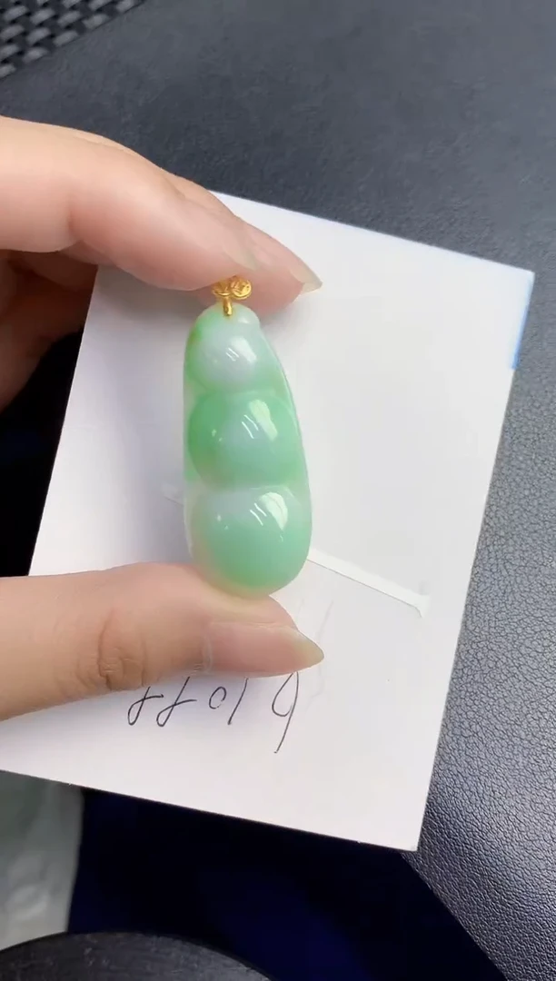 翡翠未镶嵌颈饰0000000000