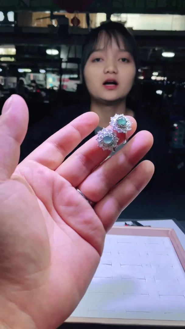 未镶嵌戒指翡翠1