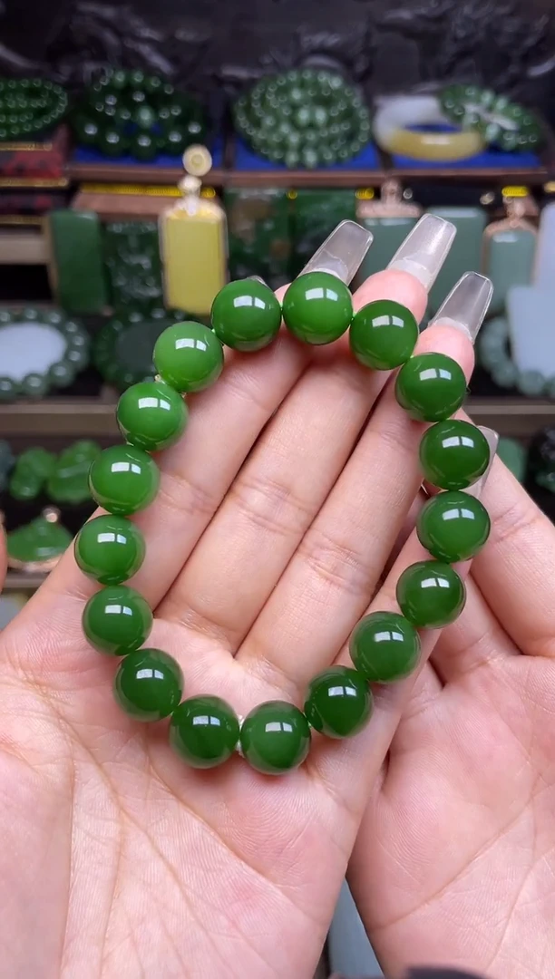 手串未镶嵌和田玉辣阳绿