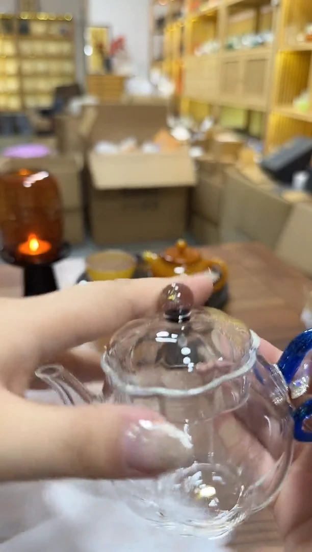 826号兰花小壶