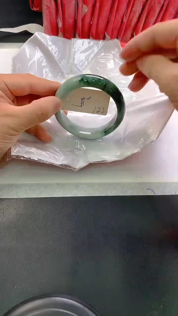 未镶嵌手镯翡翠122