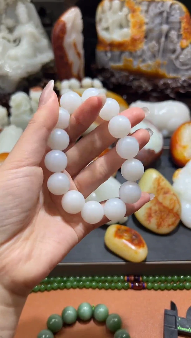 未镶嵌和田玉把件顺****6和田玉