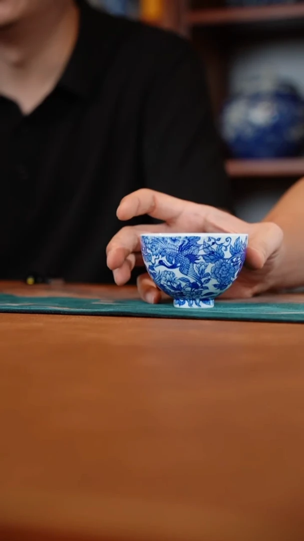 122-2六鹤同春鸡心杯（良朋）