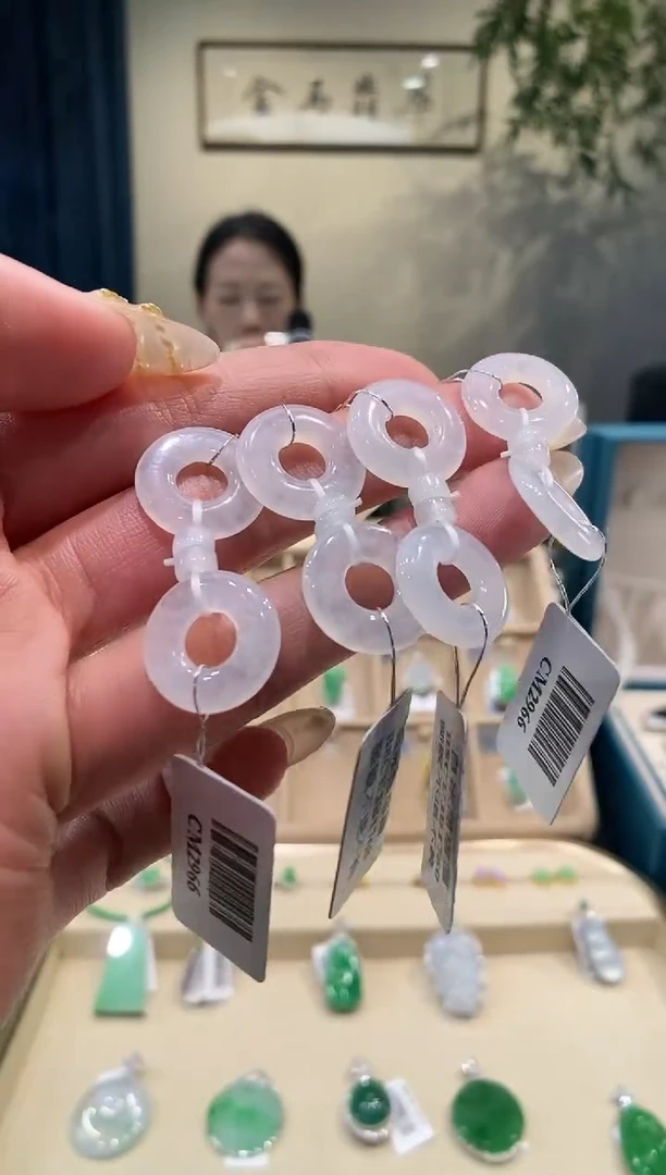 【闪购商品】翡翠吊坠(不含链)未镶嵌甜甜圈 多样性发其一