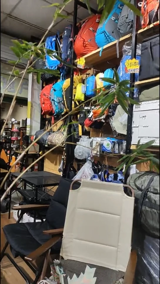 聚酯纤维超轻悬浮背负双肩包