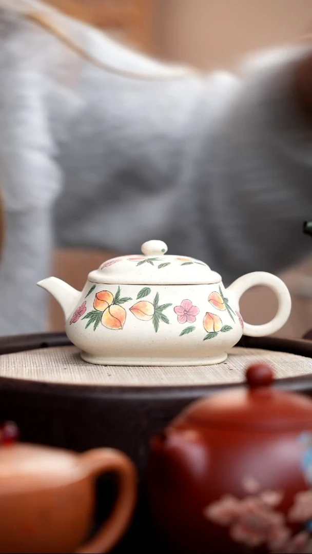【闪购商品】紫砂茶壶白玉段四方明炉泥绘桃子
