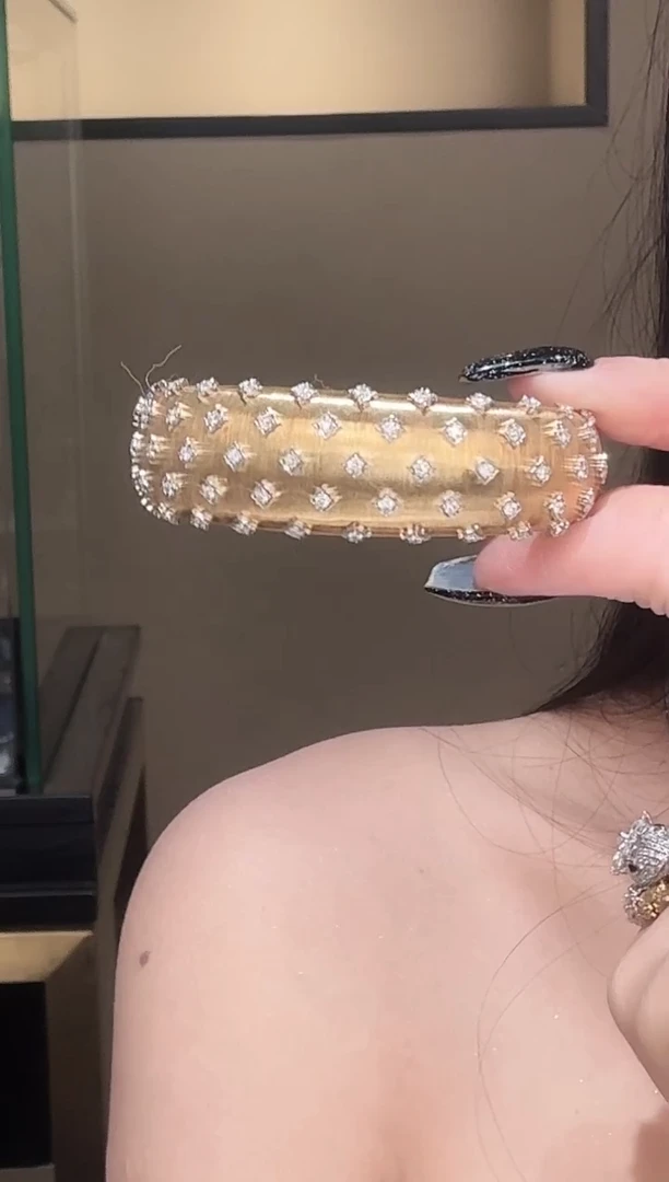 18K金镶嵌手镯钻石拉丝满天星手镯