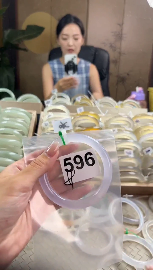 手镯玛瑙/玉髓未镶嵌596