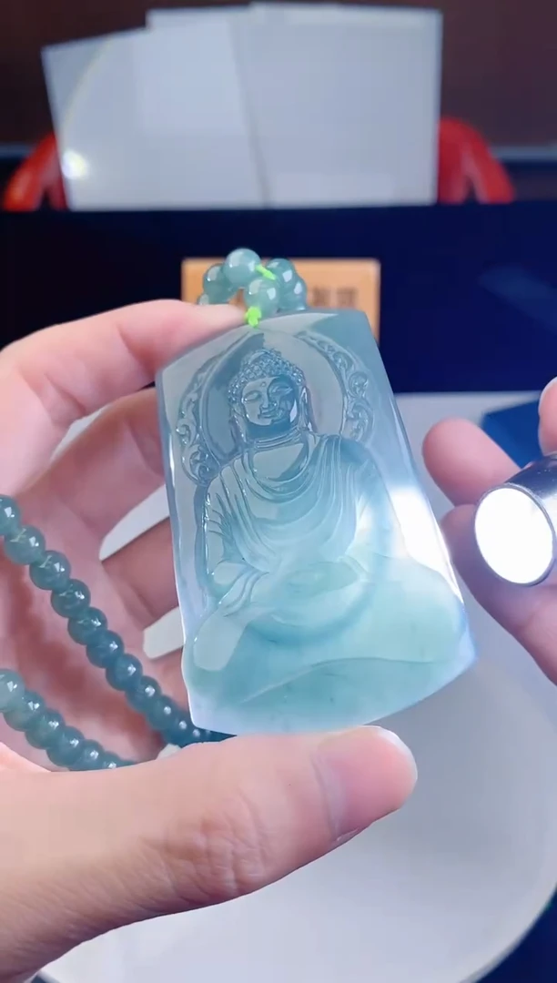 颈饰未镶嵌翡翠 v