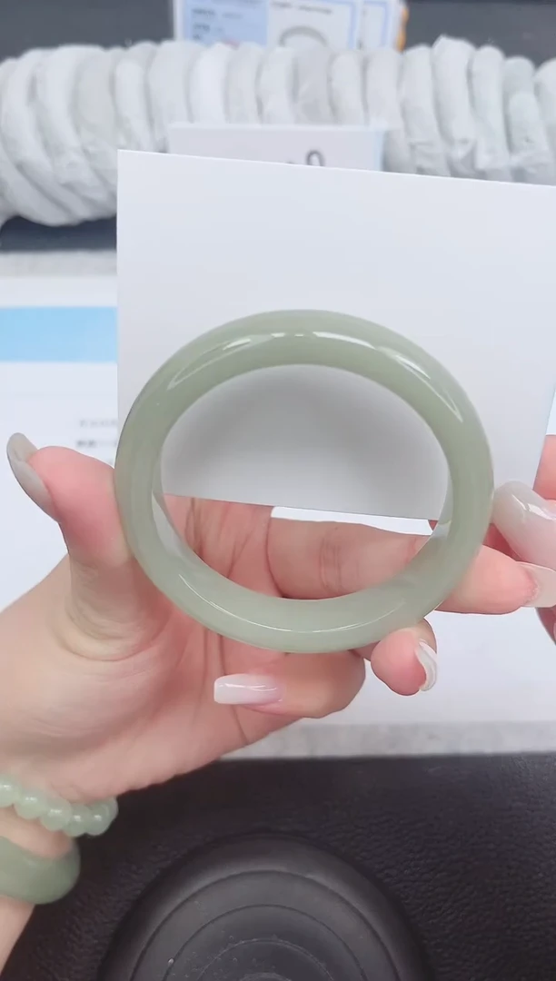 未镶嵌手镯石英质玉43-59.3