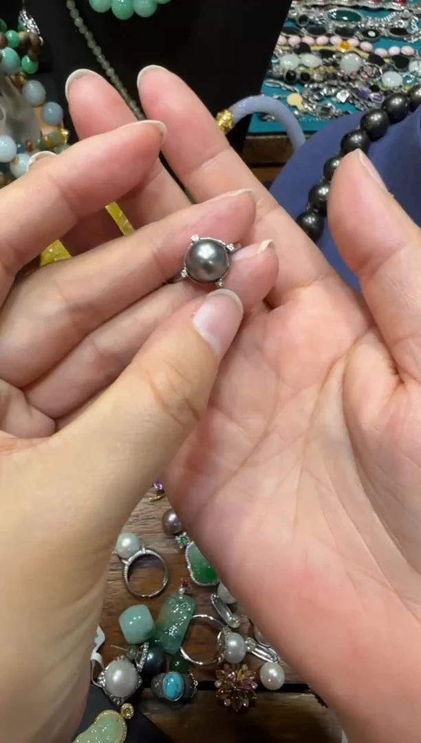 无非金属黑色戒指