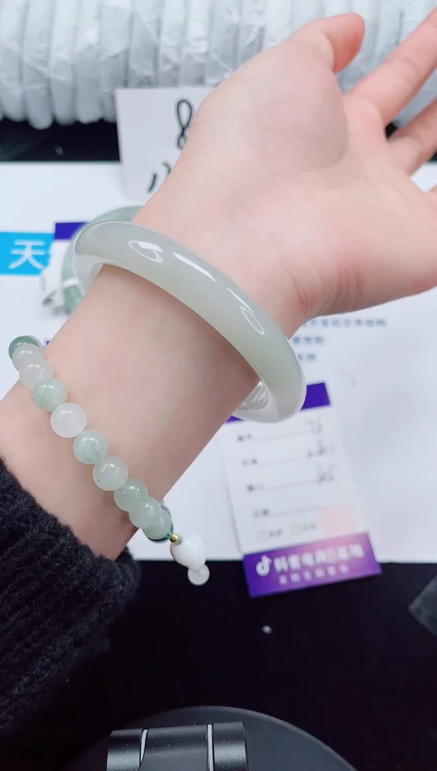 未镶嵌手镯石英质玉76-62/63