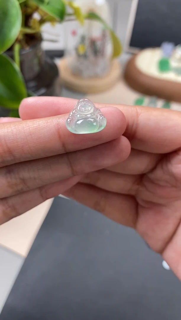 【闪购商品】翡翠颈饰未镶嵌翡翠冰绿佛公