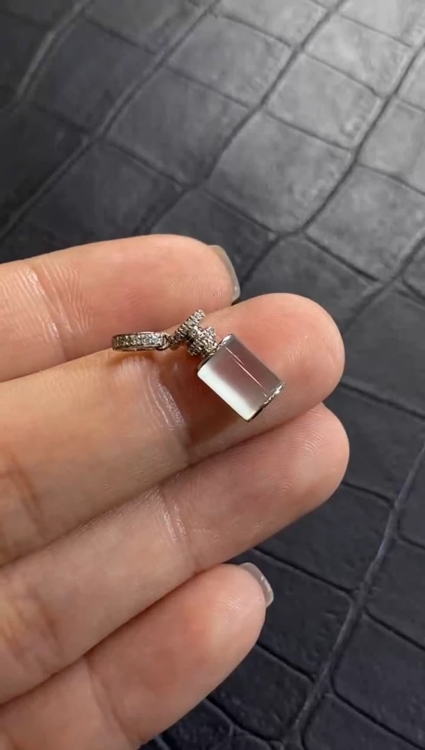 翡翠18K金镶嵌颈饰收到货48小时鉴赏期（超时不退不换）