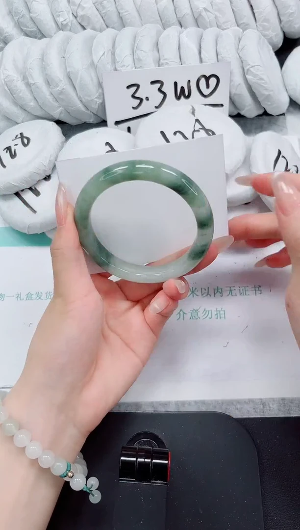 石英质玉手镯未镶嵌103-60