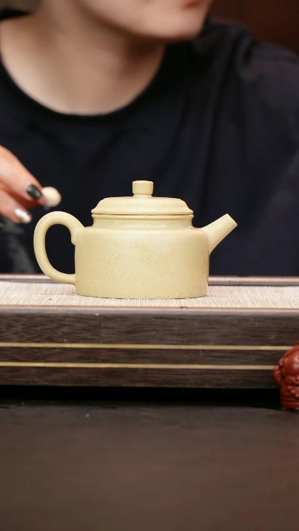 茶壶紫砂本山绿泥  德中壶  梅小章