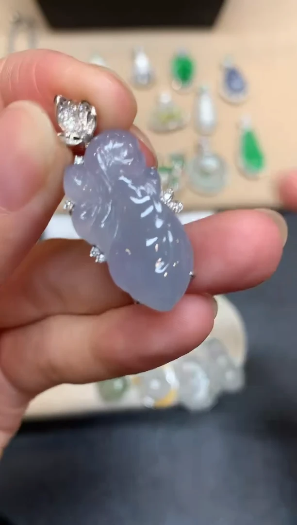 颈饰18K金镶嵌翡翠花仙子【无服务费