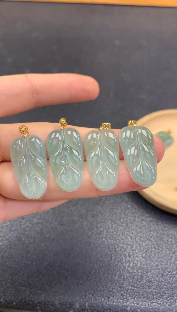 翡翠18K金镶嵌颈饰FA37 翡翠叶 多样性发其一赠皮绳