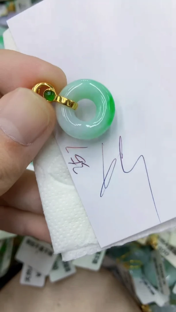 颈饰未镶嵌翡翠11111111111