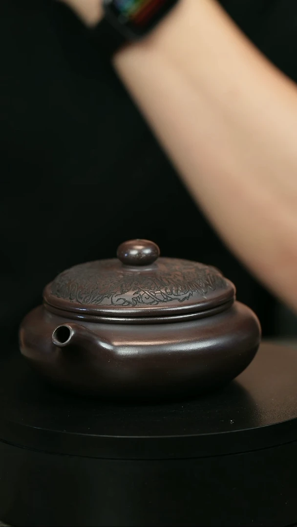 茶壶紫砂好*H1957李传荣紫泥龙刻扁腹