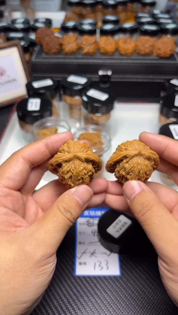 文玩核桃把件133虎头