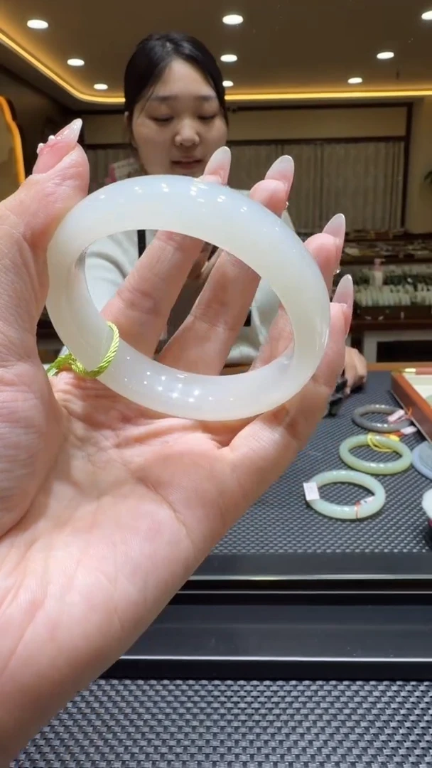 颈饰未镶嵌和田玉手镯58