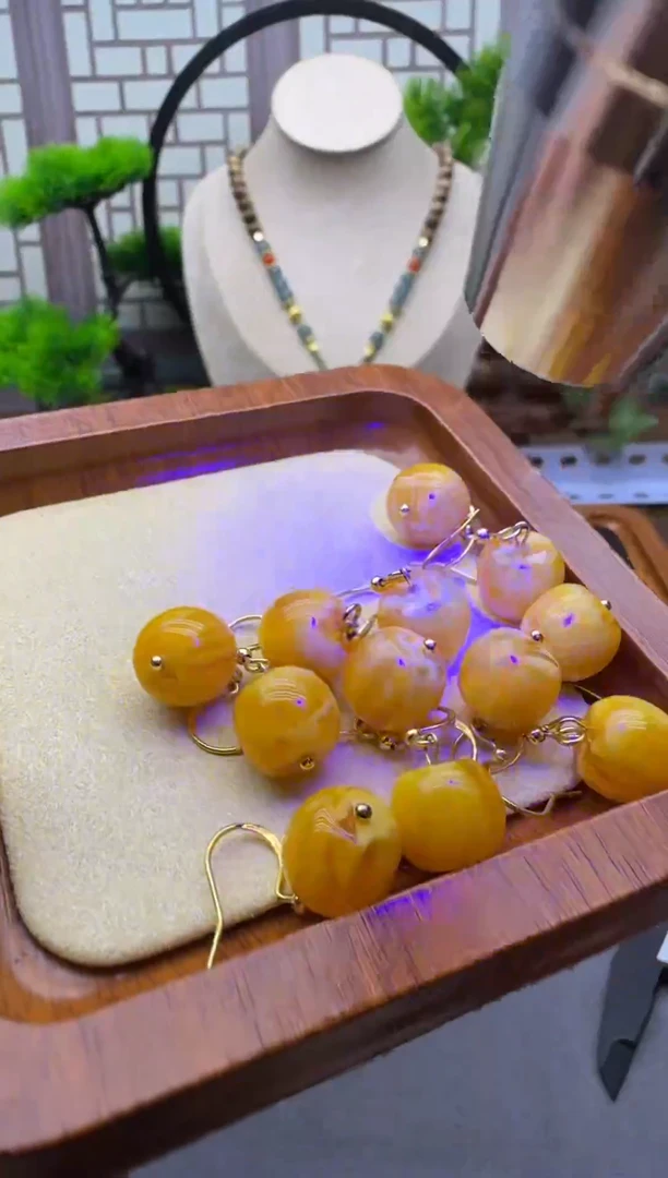 蜜蜡14K金镶嵌耳饰E01