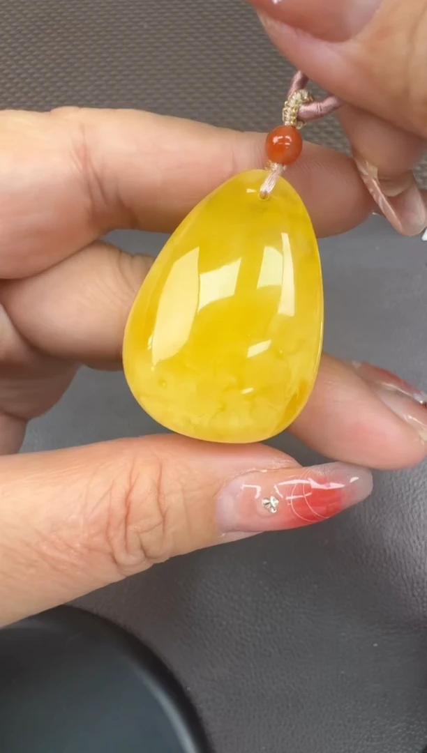 【闪购商品】琥珀裸石未镶嵌挂件