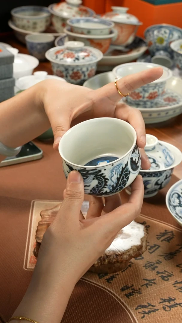西泠大咖青花瓷穿花龙主人杯