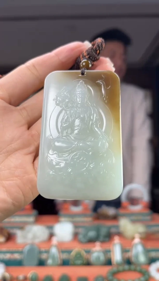 颈饰未镶嵌和田玉佩佩