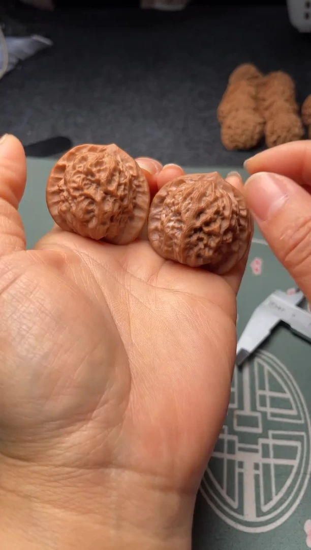 把件文玩核桃w65  瓷娃娃38尺