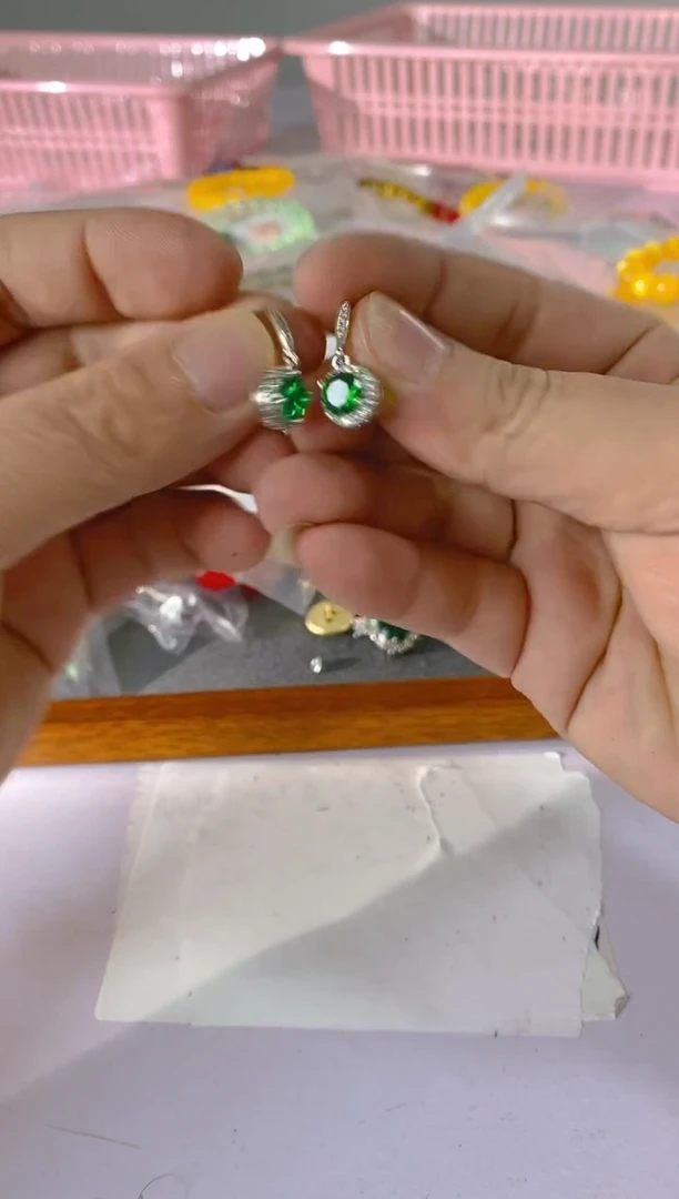 【闪购商品】水晶颈饰银S925镶嵌78红宝，蓝宝，多样性发一件赠链