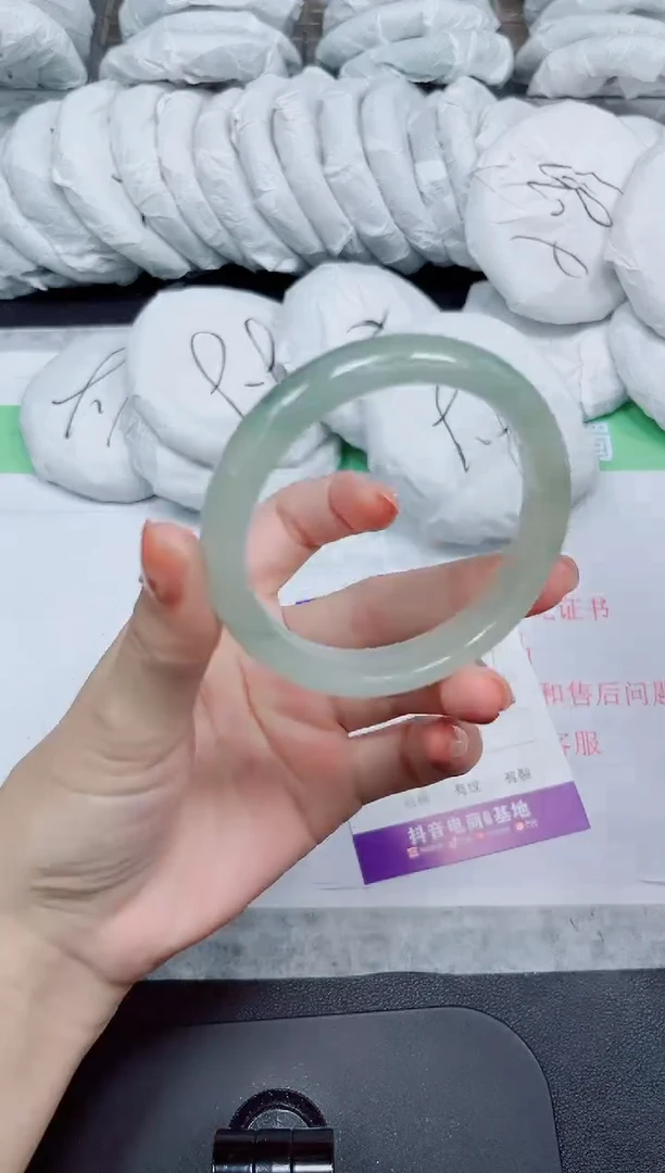 石英质玉手镯未镶嵌136-54