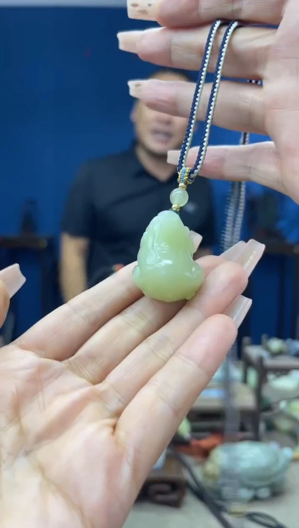 和田玉未镶嵌颈饰1